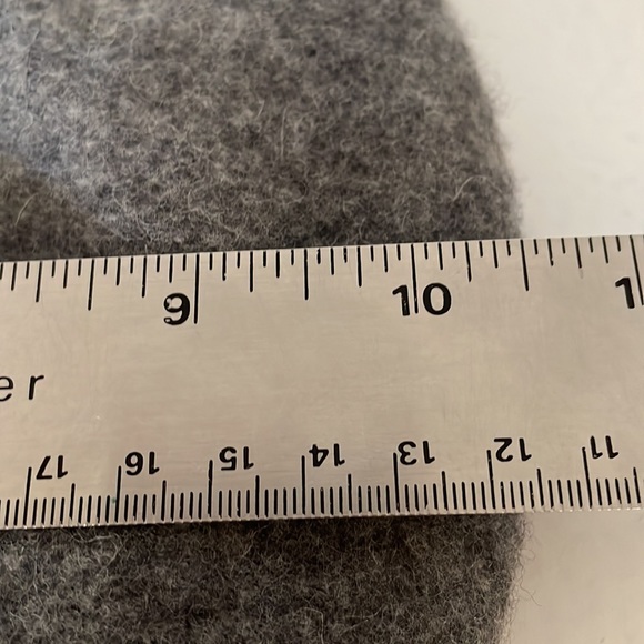 H & M One Size Beret Gray 97% Wool 3% Polyamide French Emily in Paris Hat Cap - Picture 8 of 8